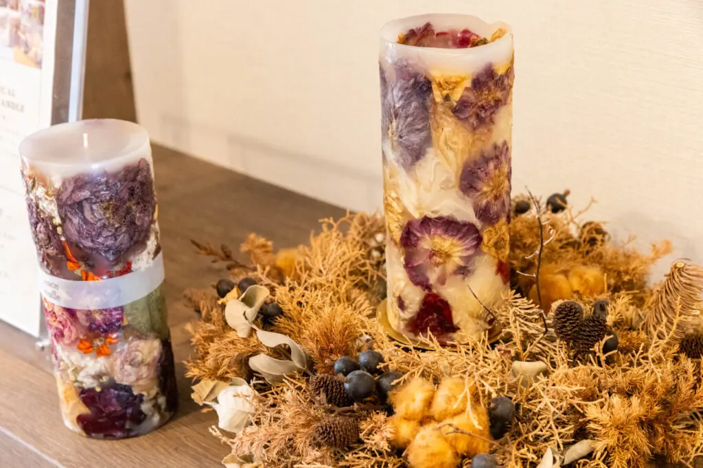 華やぐ季節の到来！ キャンドルに火を灯しませんか。 ボタニカル